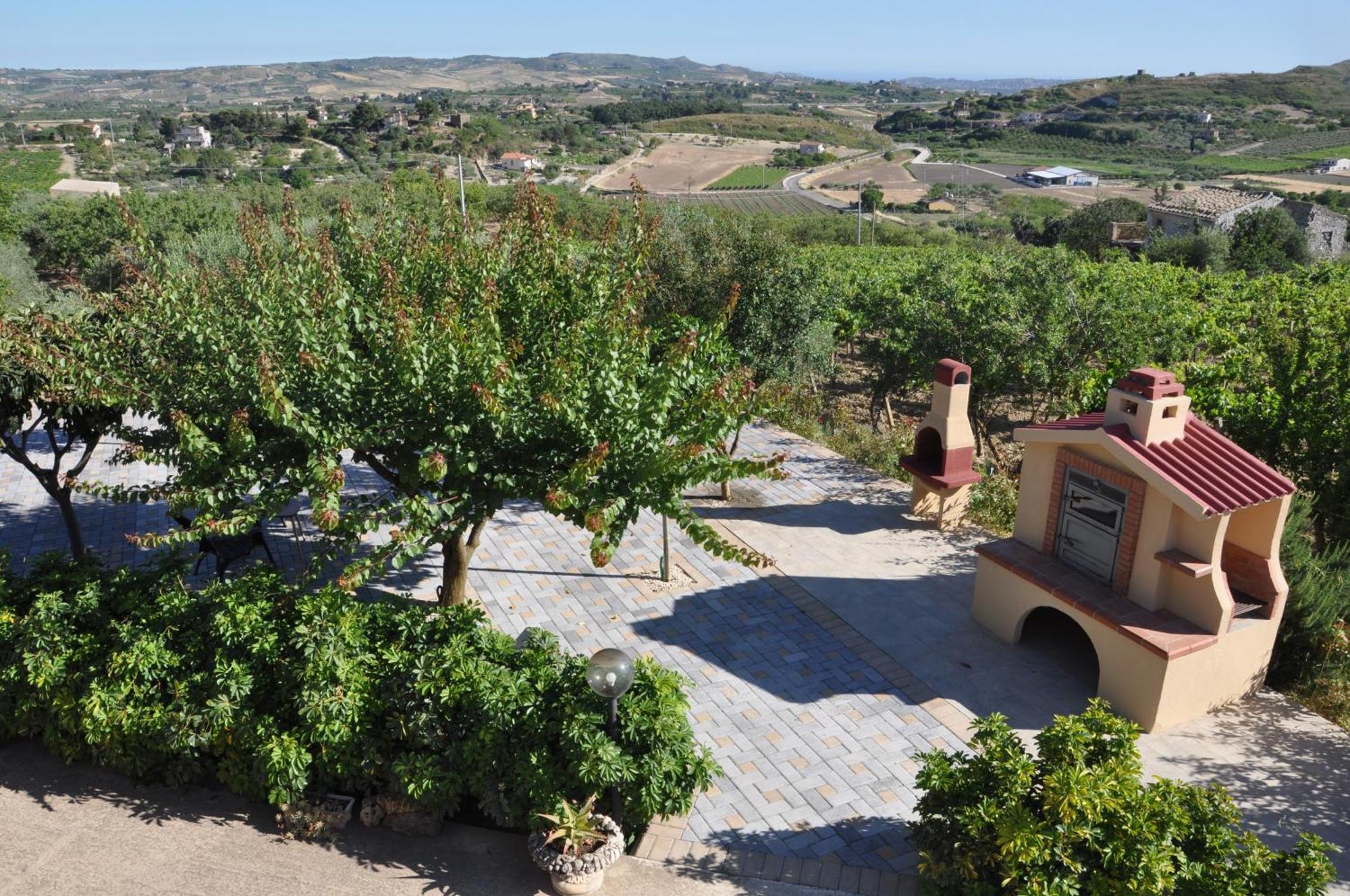 B&B La Terrazza Degli Scrittori Racalmuto Esterno foto